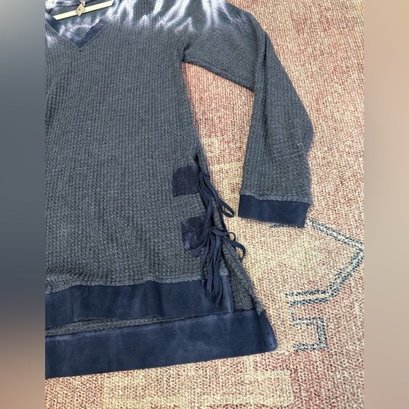 XCVI wearables waffle knit long sleeve tie dye v neck sweater top size med - Picture 3 of 9